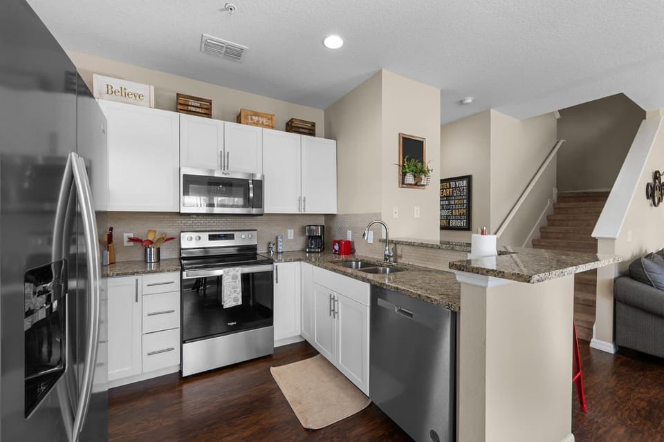 Relaxing Resort Townhome Close to Disney House in Four Corners