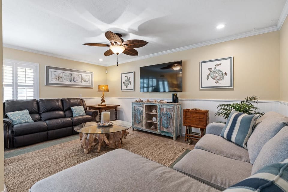 Florida Breeze l Hot Tub l Walkable House in Saint Augustine