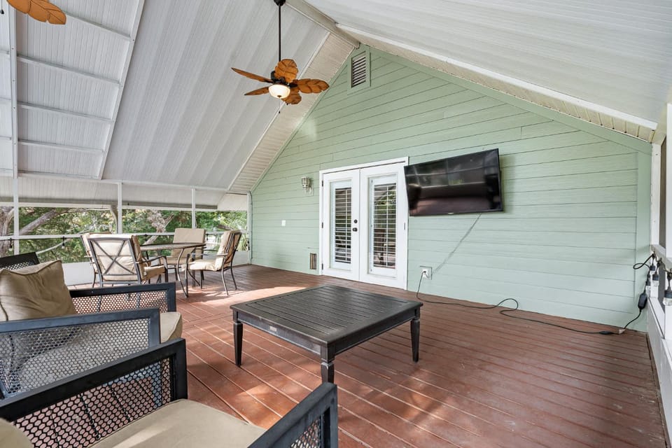 Florida Breeze l Hot Tub l Walkable House in Saint Augustine