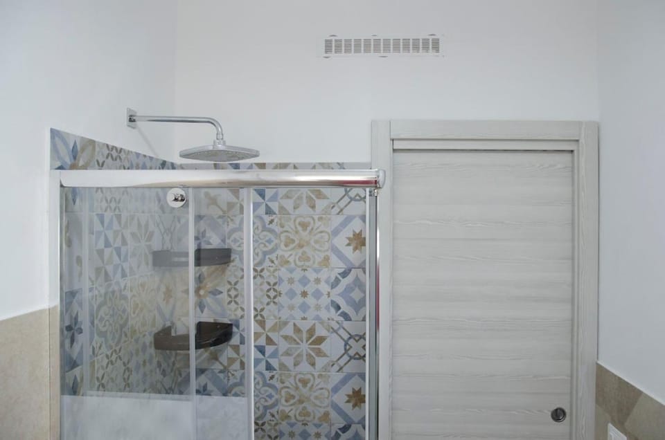 Home with Sea View Terrace Santa Maria del Focallo Beach Apartment in Santa Maria del Focallo