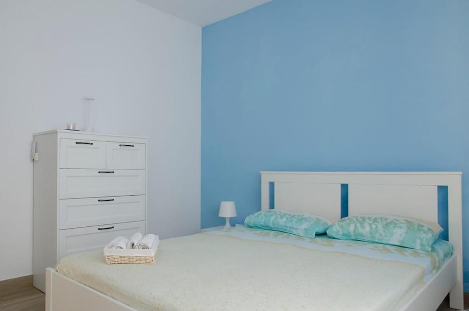 Home with Sea View Terrace Santa Maria del Focallo Beach Apartment in Santa Maria del Focallo