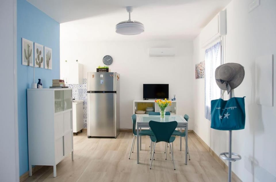 Home with Sea View Terrace Santa Maria del Focallo Beach Apartment in Santa Maria del Focallo