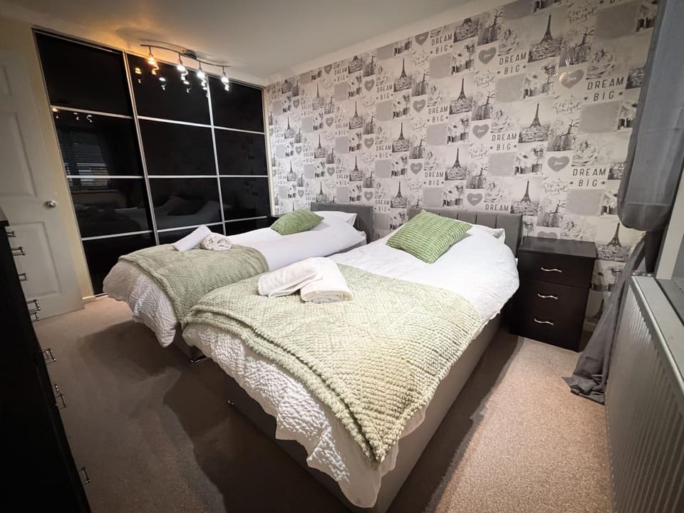 Bed, Bedroom, wardrobe