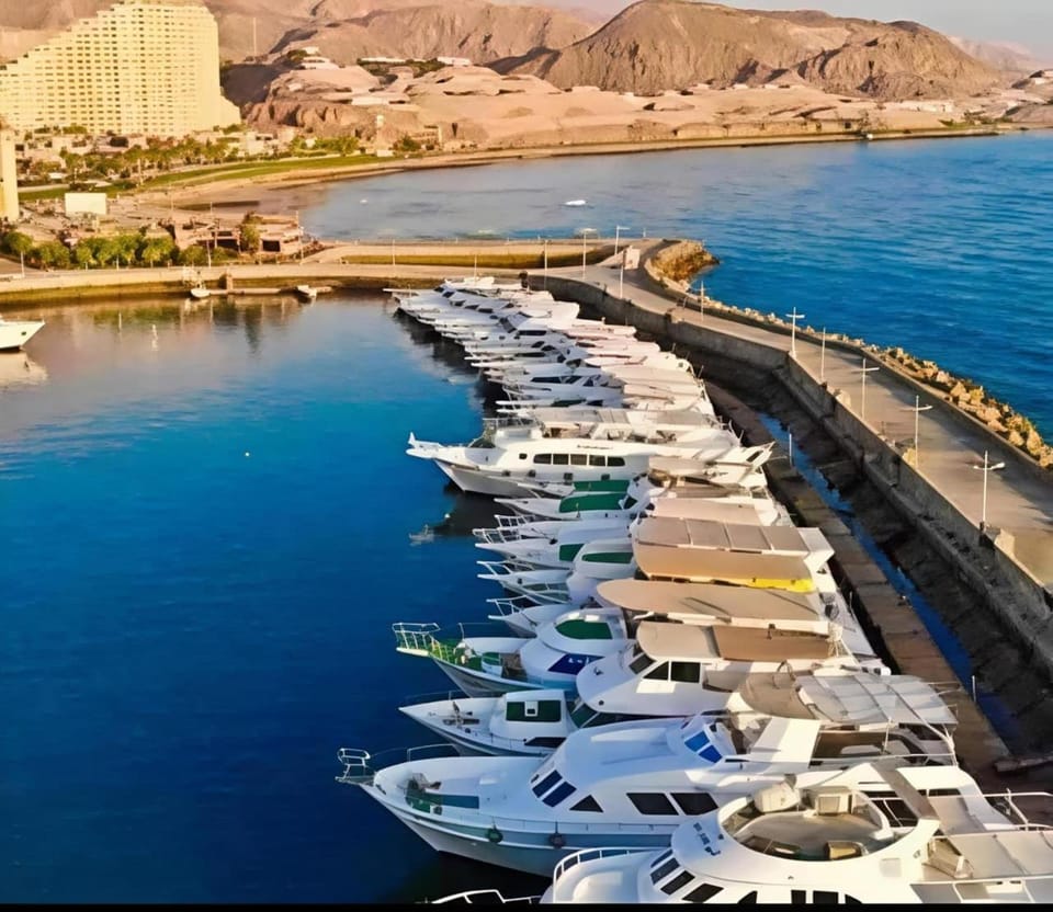 Nearby landmark, Day, Natural landscape, Activities, Beach, Lake view, Mountain view, River view, Sea view