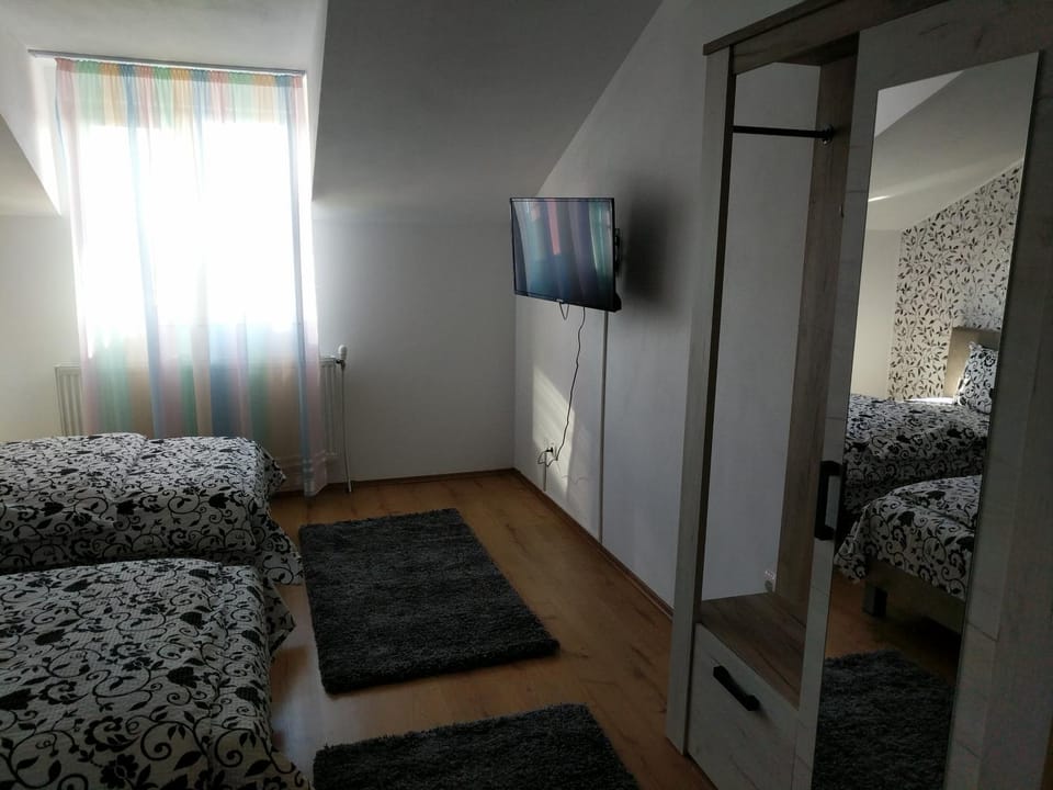 TV and multimedia, Photo of the whole room