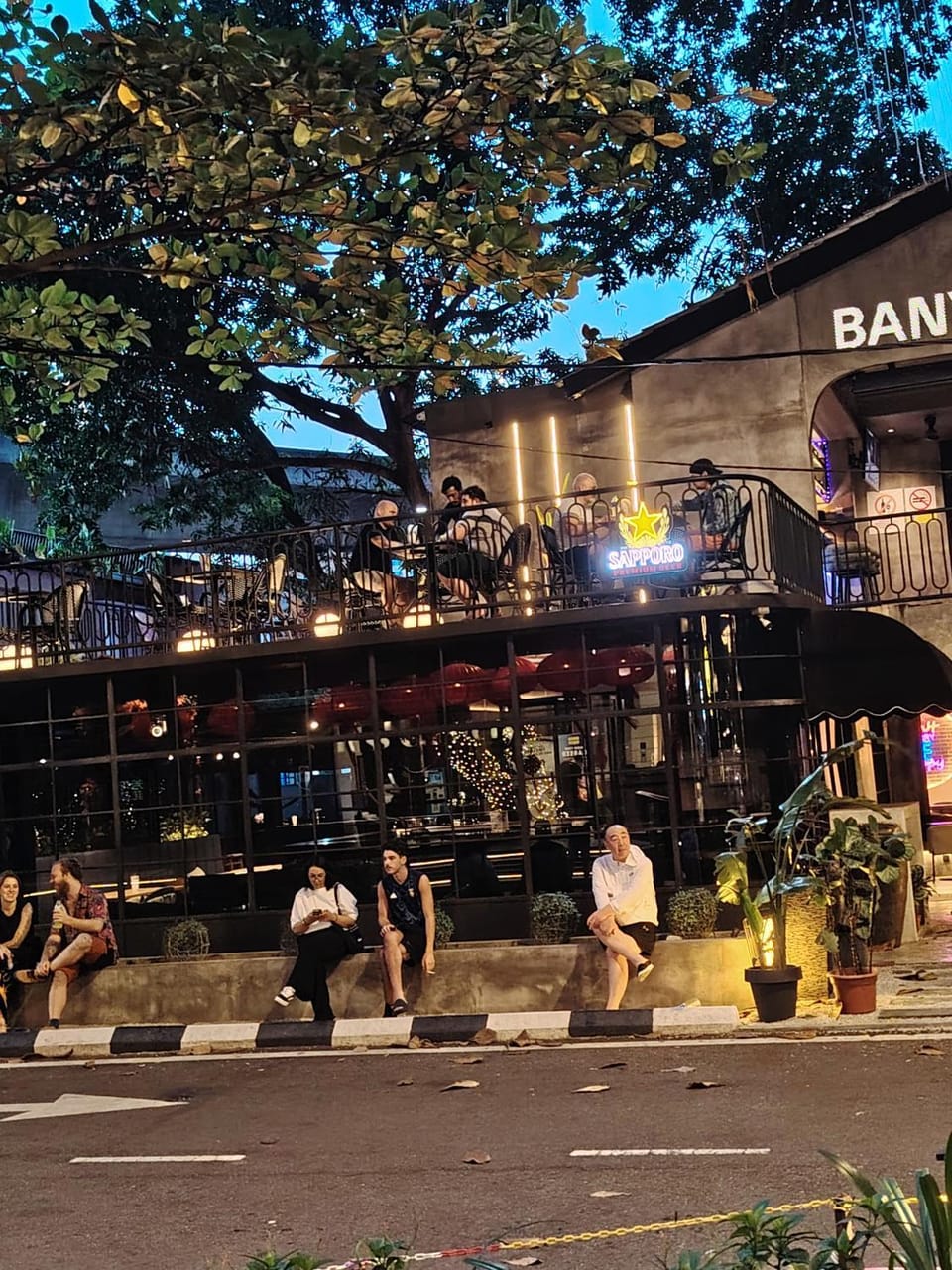 Restaurant/places to eat, Night