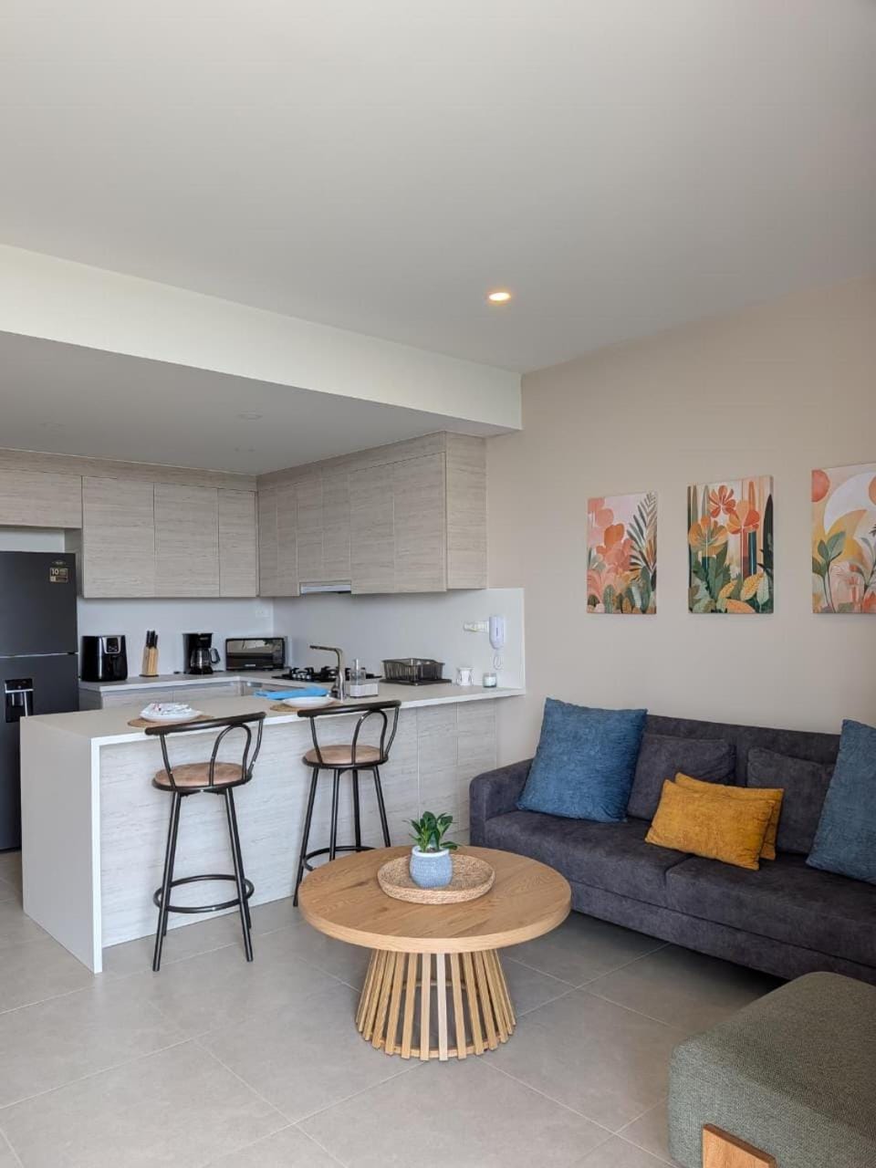 Kitchen or kitchenette, Living room, Seating area