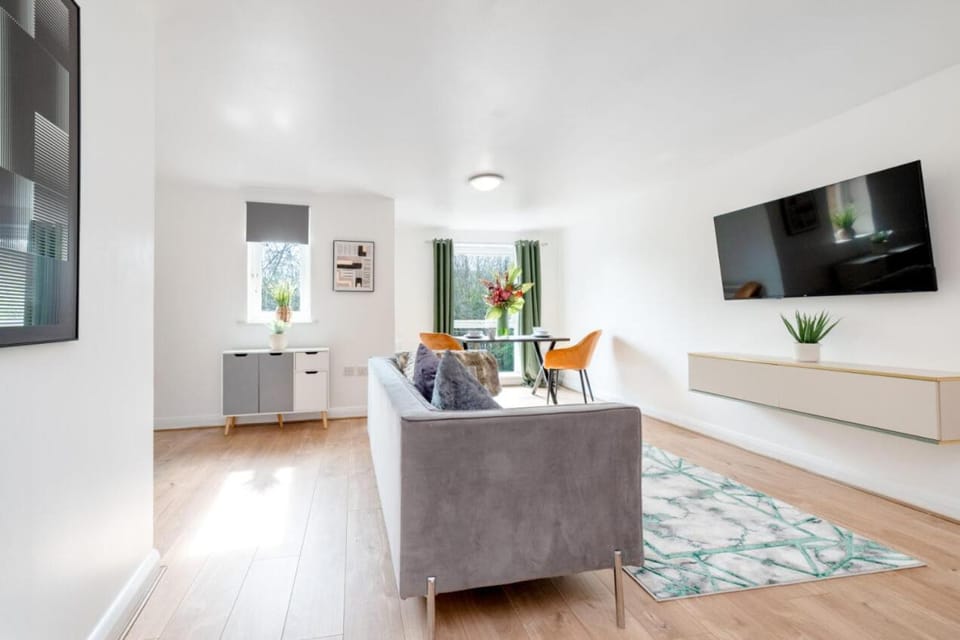 Stylish 2-Bed Manning Gardens Apartment in Croydon