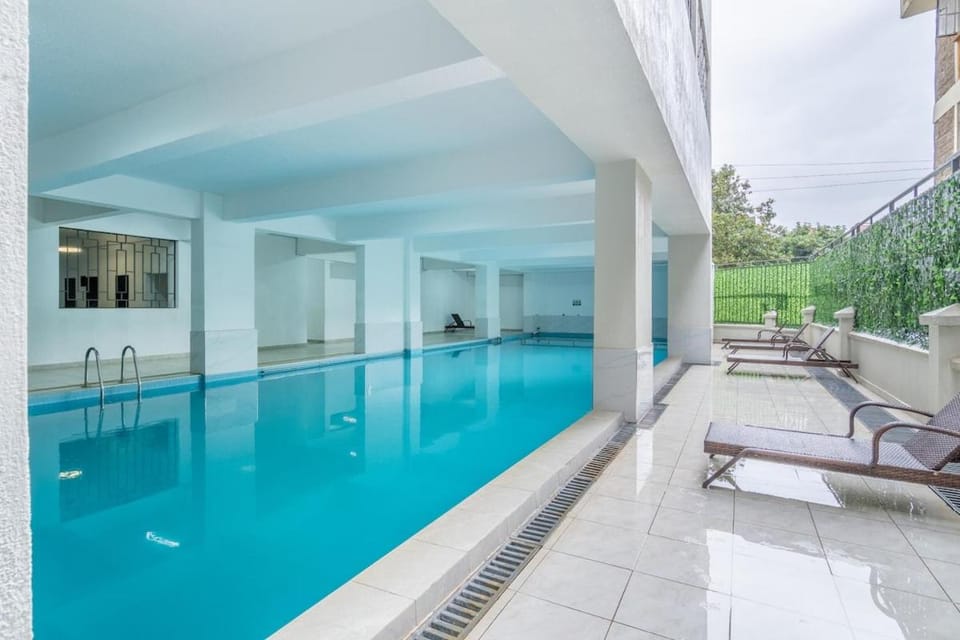 Luxurious One Bedroom, Pool, Fast wifi, Skyline View Apartment in Nairobi County