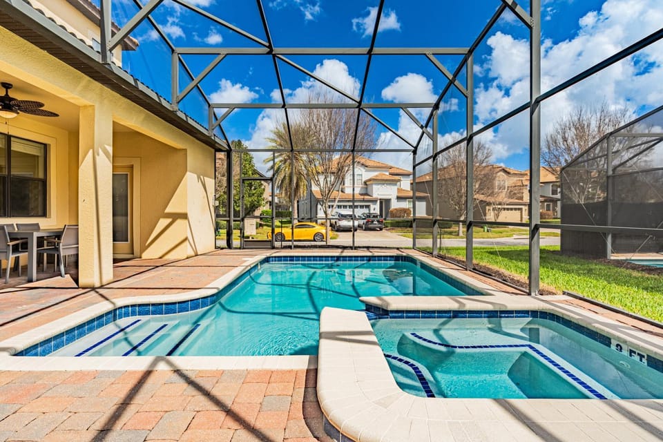 Hot Tub, Swimming pool