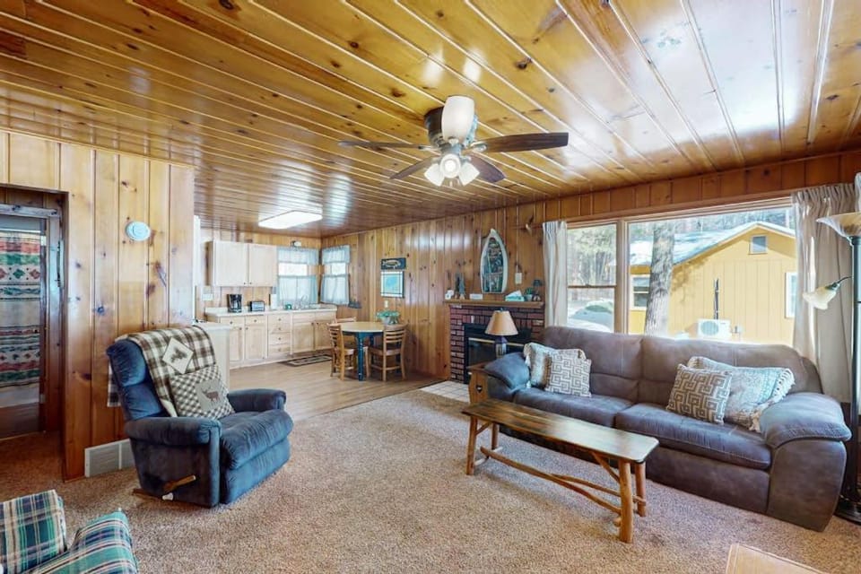 Chickadee Cabin Cabin in St Germain