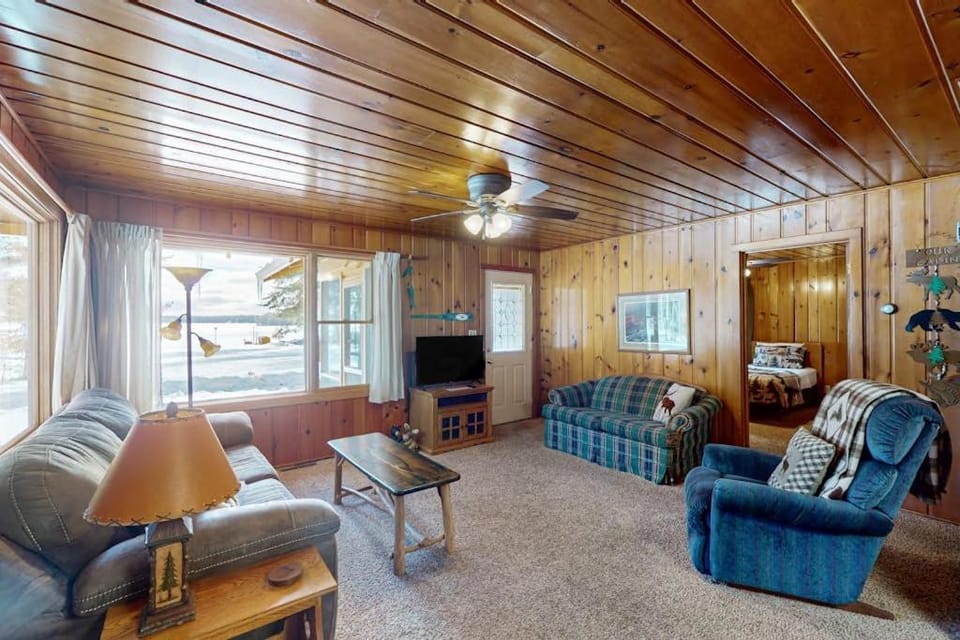 Chickadee Cabin Cabin in St Germain