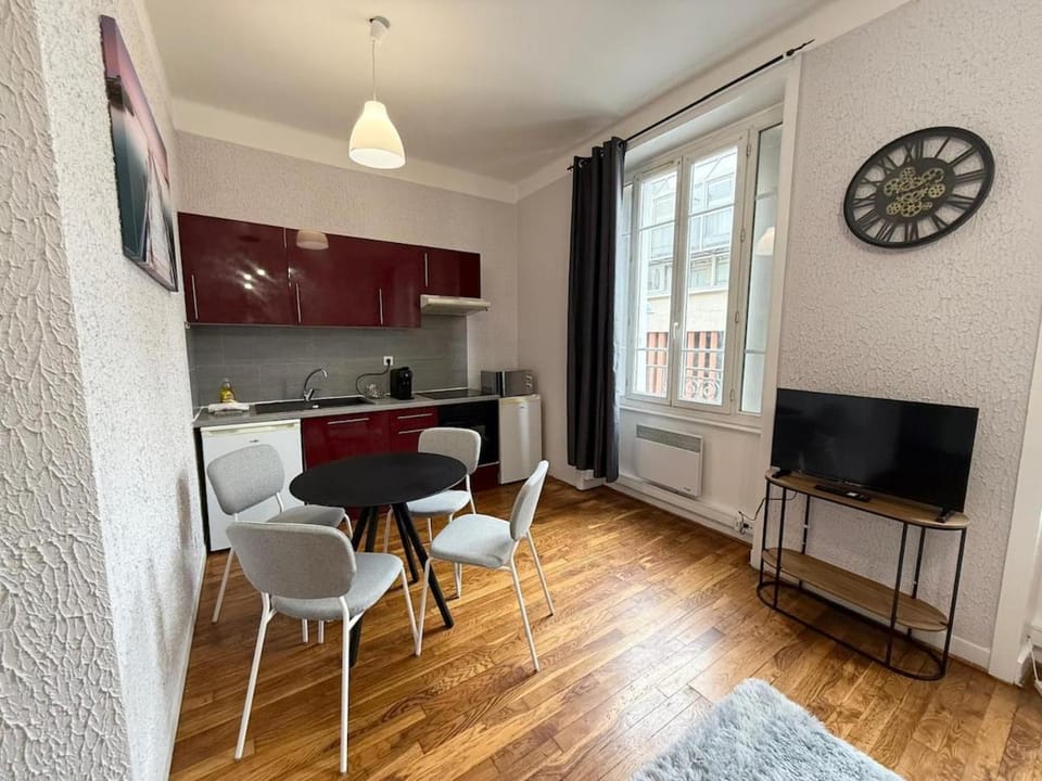 33 Racine 1 Chambre Gratte Ciel Apartment in Villeurbanne