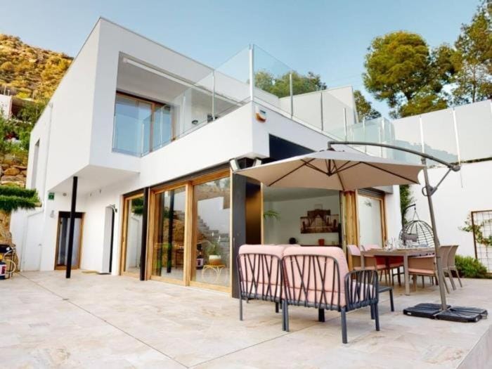 Preciosa casa Roses con piscina cerca playa AV 90 House in Roses