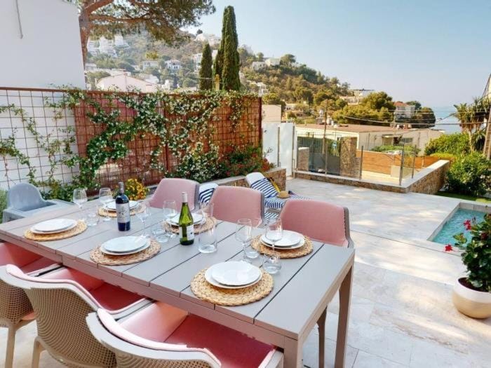 Preciosa casa Roses con piscina cerca playa AV 90 House in Roses