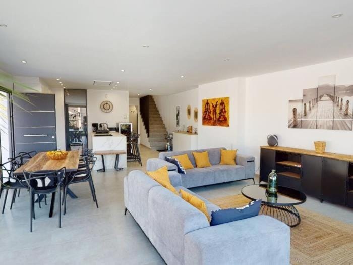 Preciosa casa Roses con piscina cerca playa AV 90 House in Roses