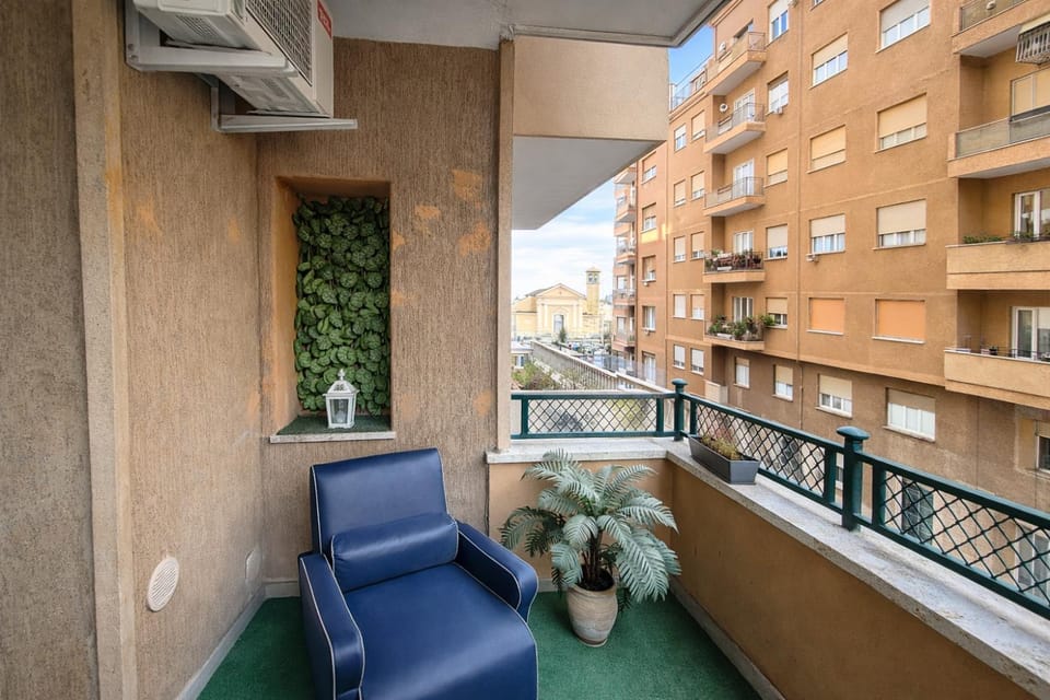 Property building, View (from property/room), Balcony/Terrace, Living room, Seating area