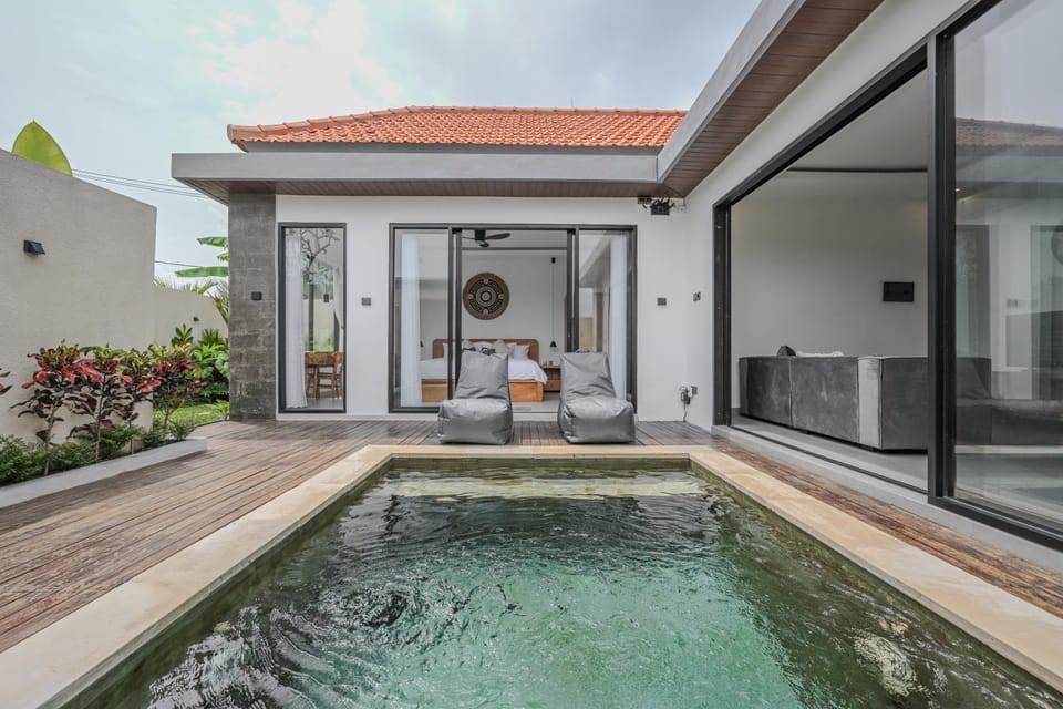 Pool view, Swimming pool