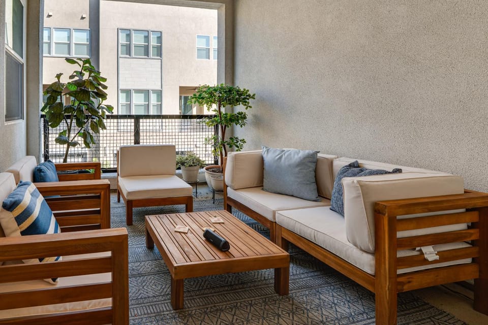 12 Mi to DTLA! Multi-Level Charmer w/ Pool Access House in Monterey Park