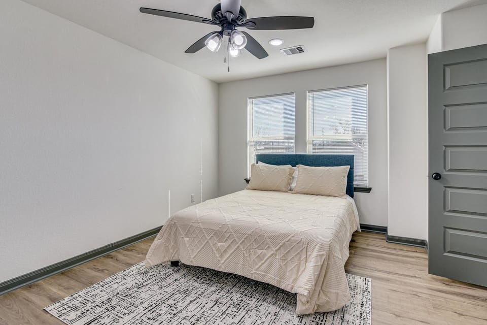 Sleek, Convenient New-Build 8 Mi to Dtwn Houston! House in Houston