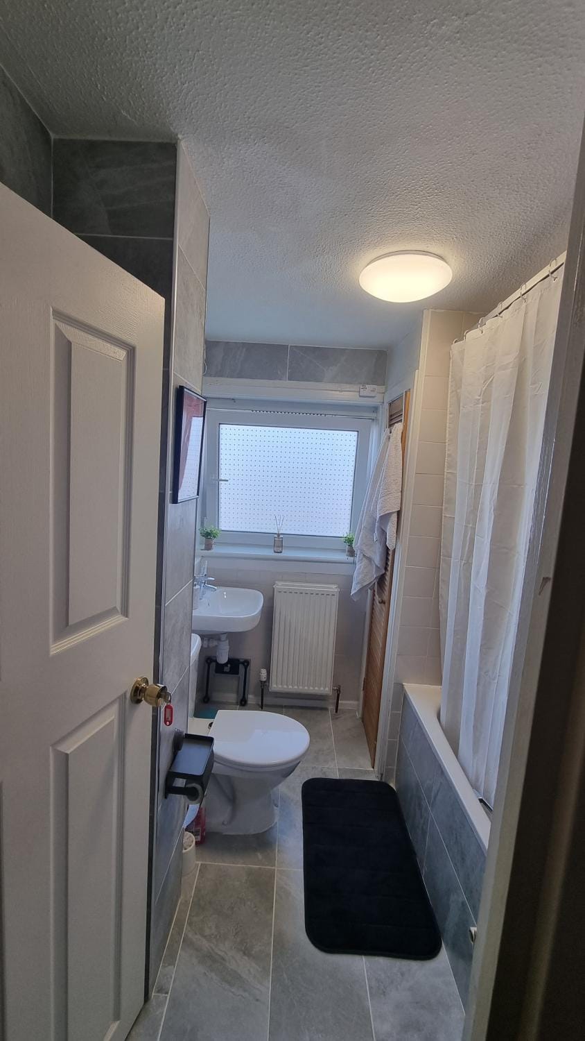 A cozy One Bedroom in a 2 bedroom flat Bed and Breakfast in Edinburgh
