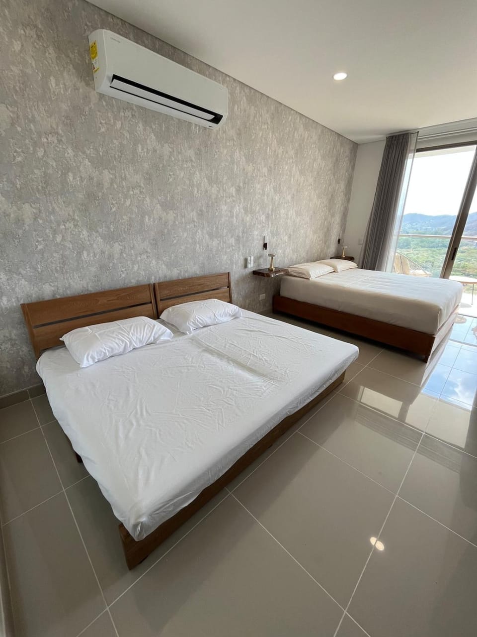 Bed, Photo of the whole room, Bedroom, internet, air conditioner