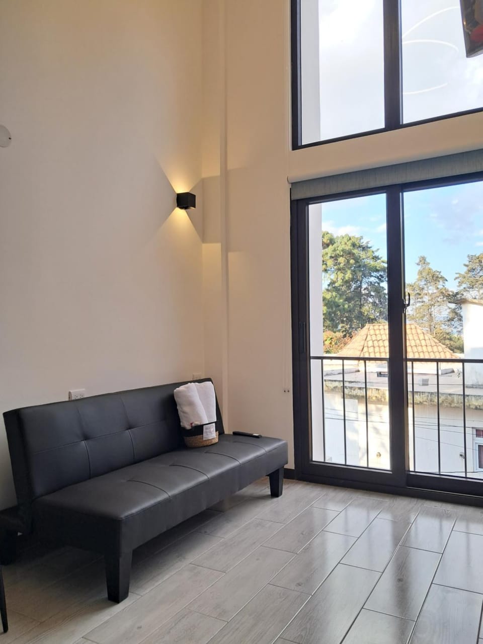 View (from property/room), Balcony/Terrace, Living room