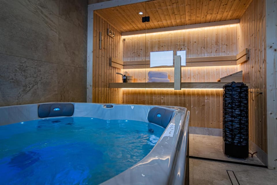 Hot Tub, Hot Tub