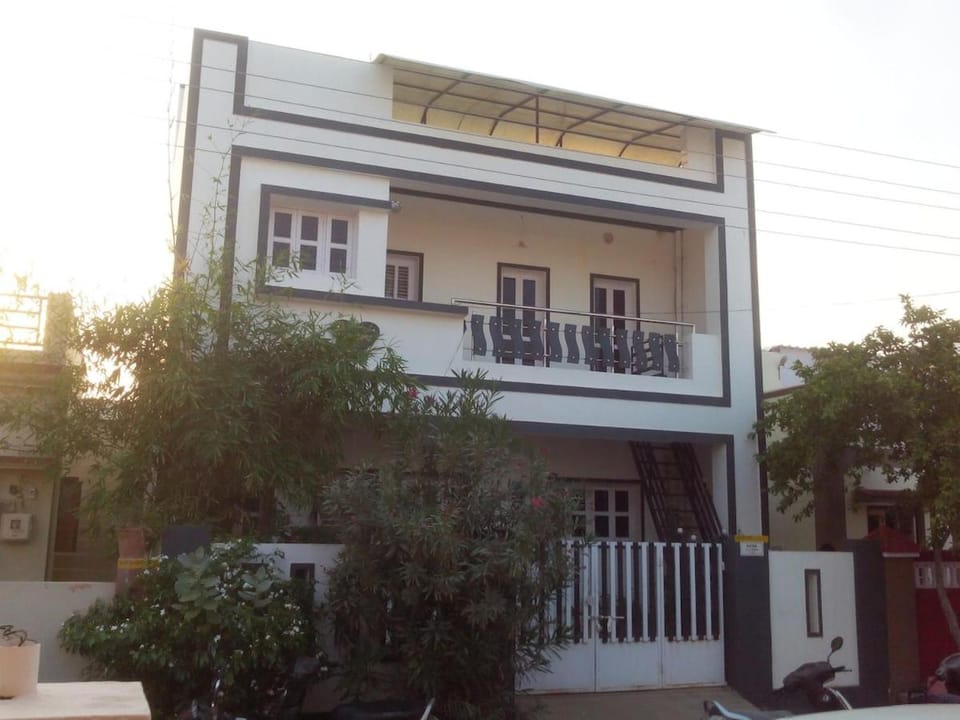 Raina's Home Apartment in Gujarat