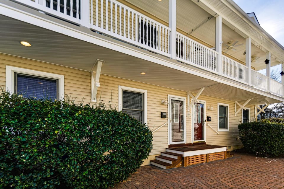 Walk to Broadway Beach! Cape May Getaway with Grill House in West Cape May