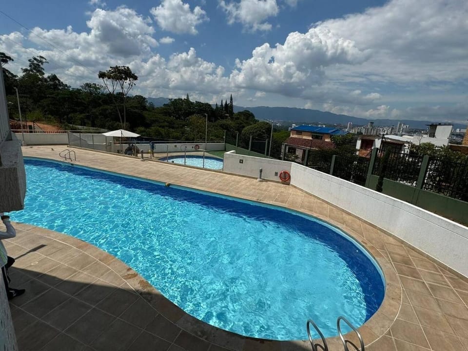 Apto Moderno y Amplio con Piscina con 3 habitaciones Apartment in Floridablanca