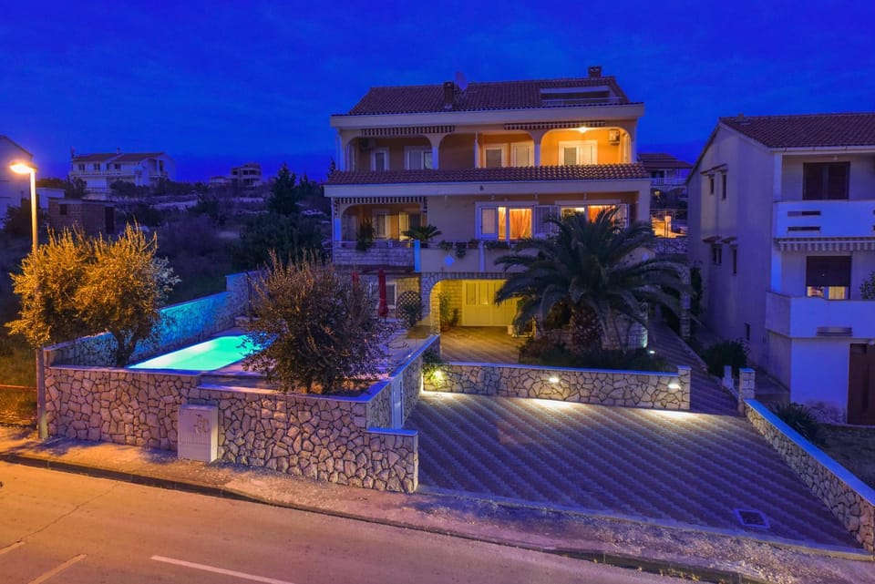 Property building, Swimming pool