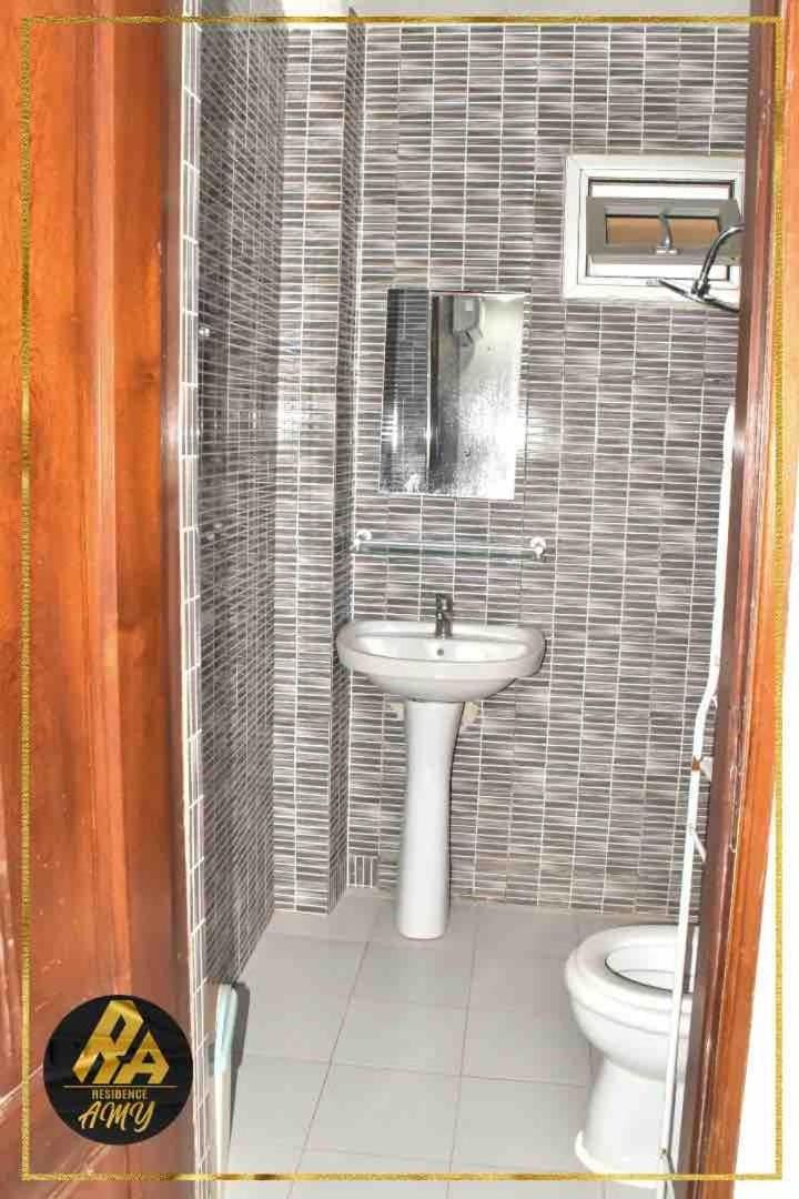 2 pièces appartement 03 RDC Apartment in Dakar