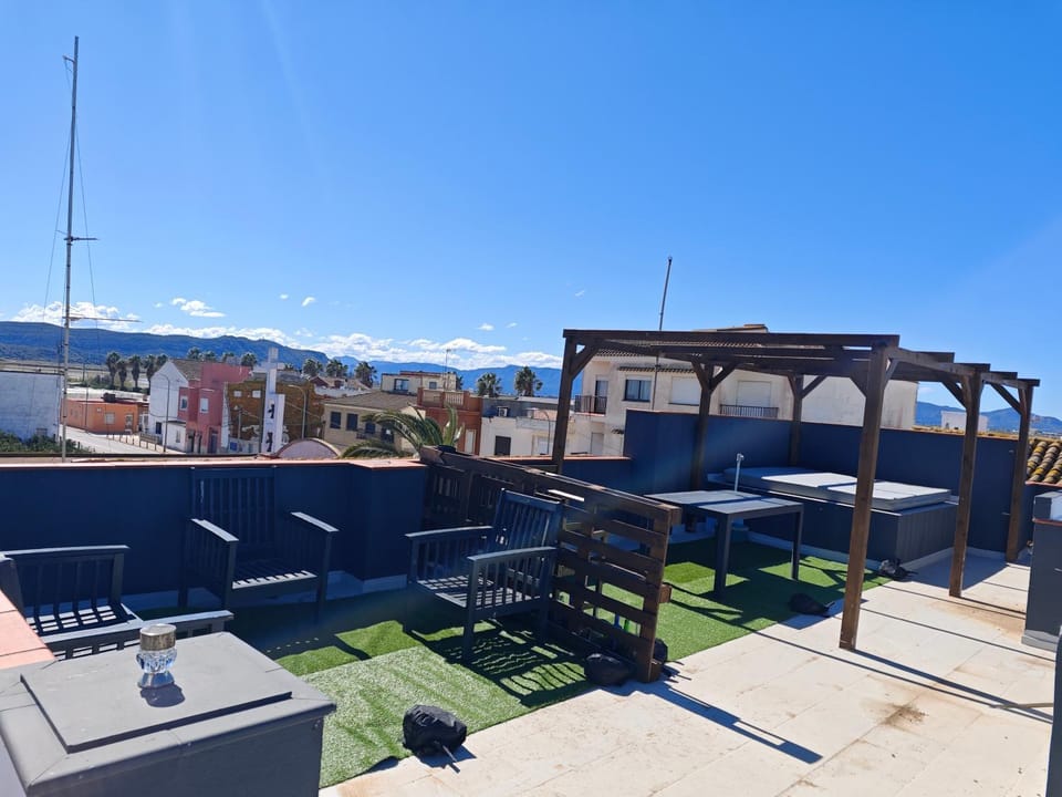 Off site, Balcony/Terrace