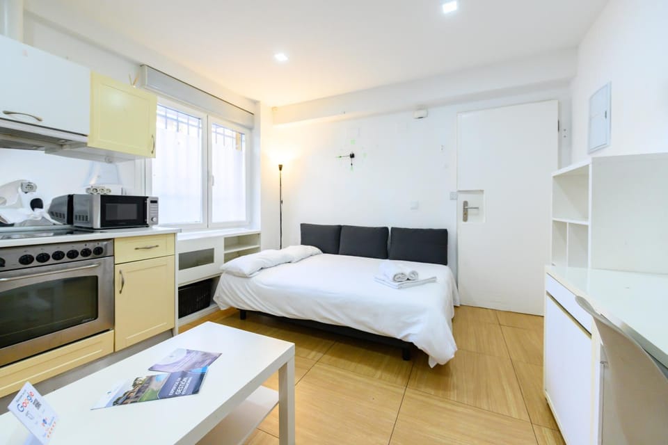 EMO470B - Acogedor estudio en Ciudad Lineal - Alquiler temporal Apartment in Madrid