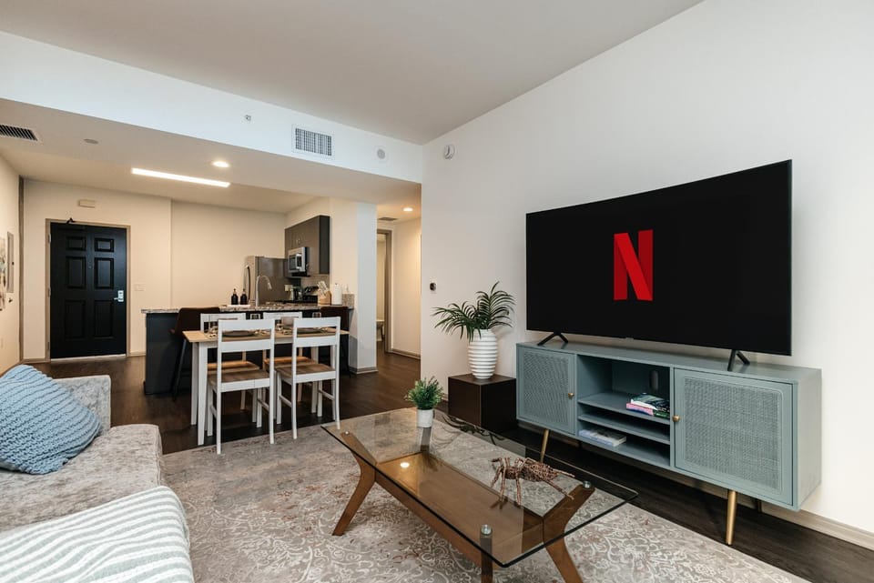 TV and multimedia, Living room, Seating area, Dining area, Evening entertainment