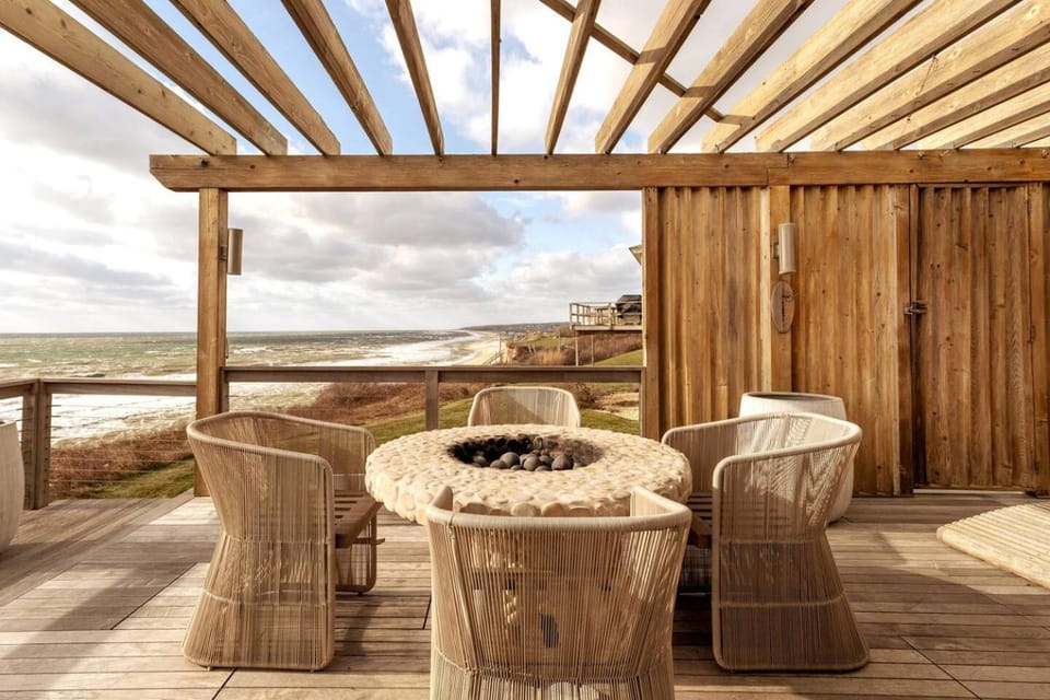 Surfside Villa by Rove Travel - Oceanfront Home with Hot Tub House in Montauk