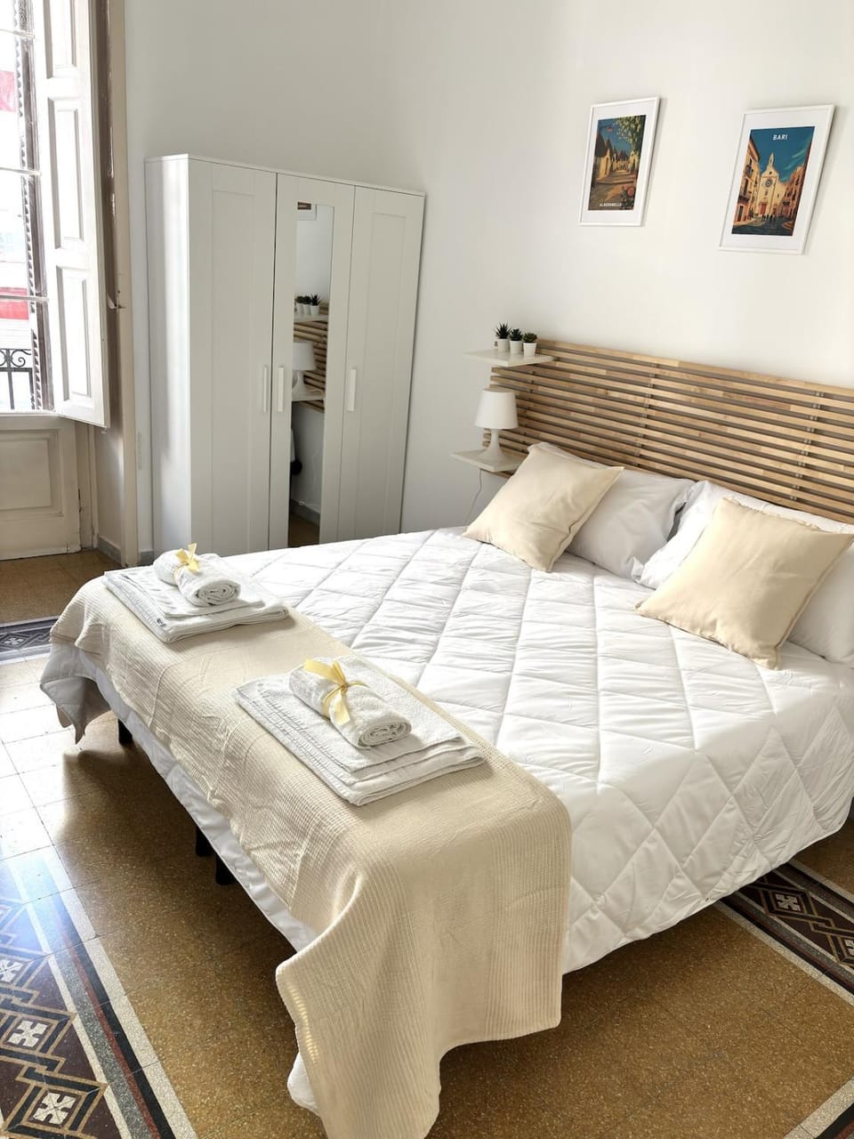 Bed, Photo of the whole room, Bedroom, towels, wardrobe