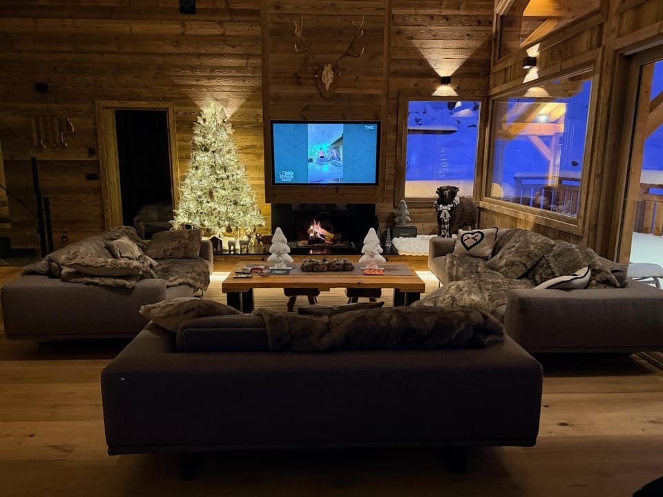 Communal lounge/ TV room, TV and multimedia, Living room, Seating area, Evening entertainment, fireplace