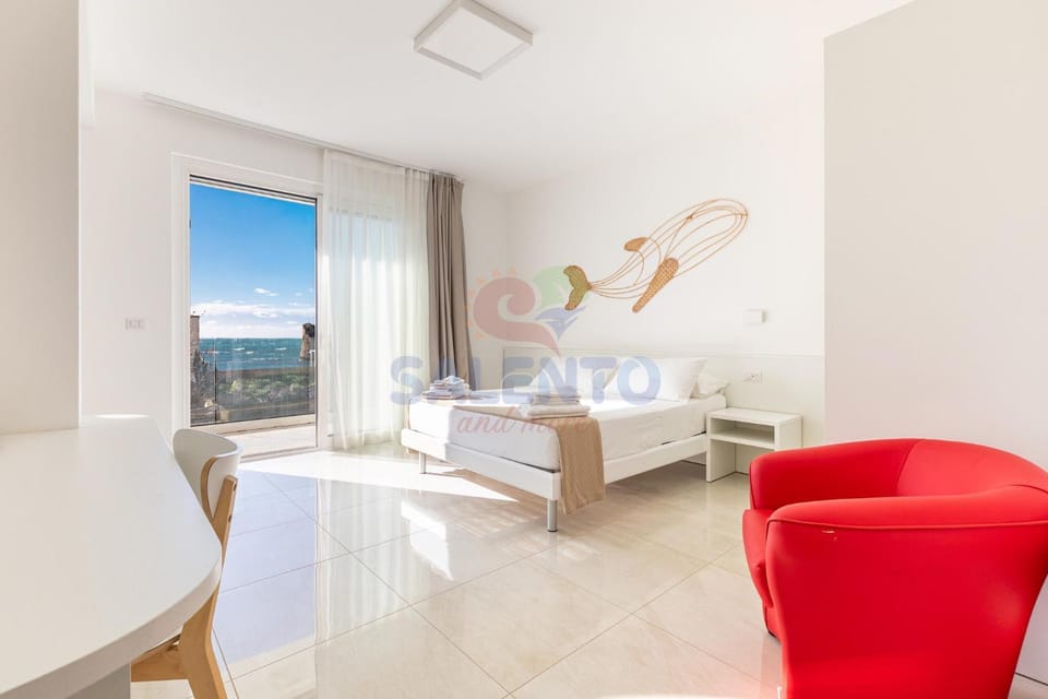 Bed, TV and multimedia, Photo of the whole room, Bedroom, Sea view, Sea view, air conditioner