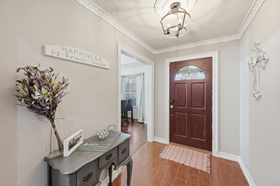 4BR/3bath/Study/SunRoom house heated pool near DFW House in Irving