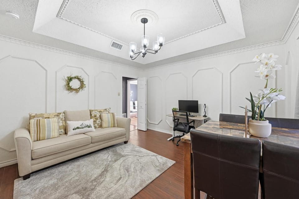 4BR/3bath/Study/SunRoom house heated pool near DFW House in Irving