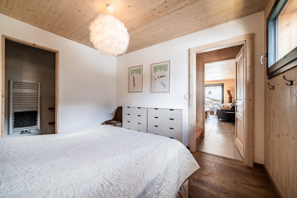 Living room, Bedroom