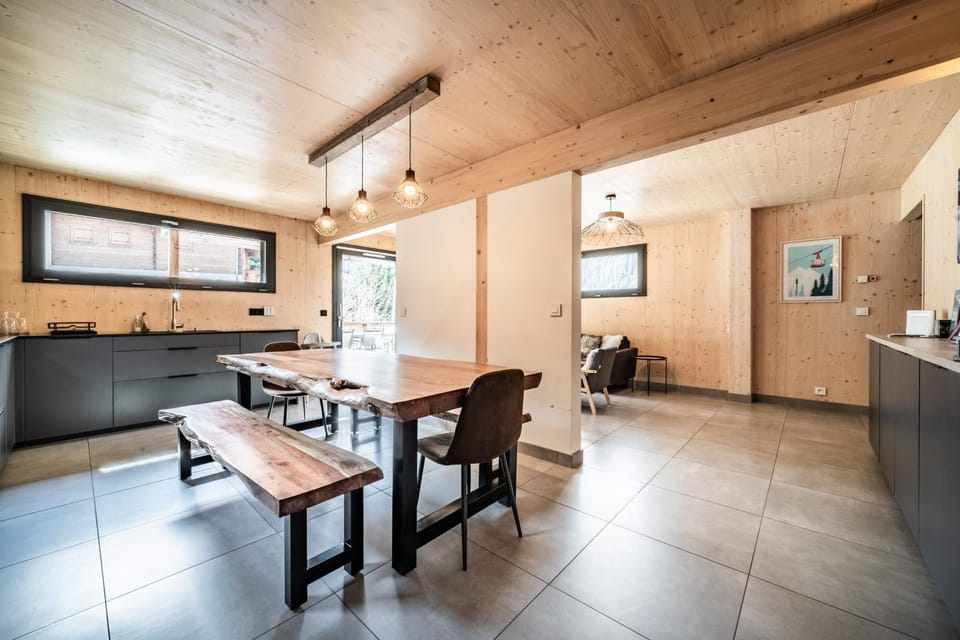 Property building, Kitchen or kitchenette, Living room