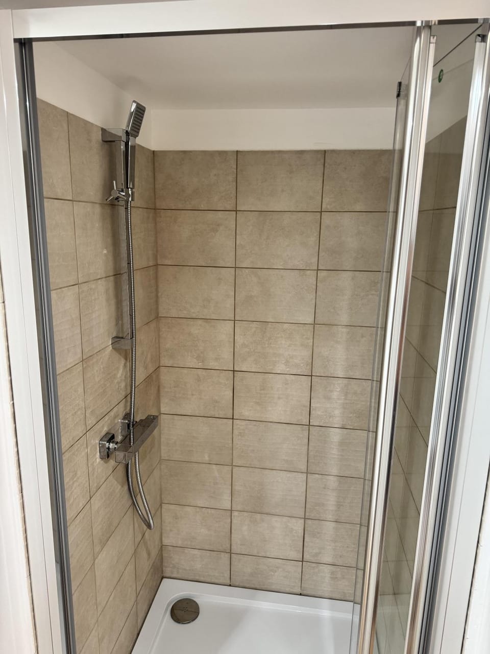 Cozy Studio - Near Stadium - Free Parking Apartment in Isleworth