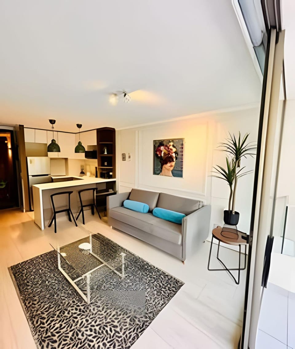 Day, TV and multimedia, Kitchen or kitchenette, Living room, Decorative detail, Seating area, Dining area, Time of day, Sunset, Inner courtyard view, internet