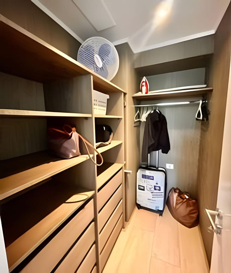 Bedroom, wardrobe