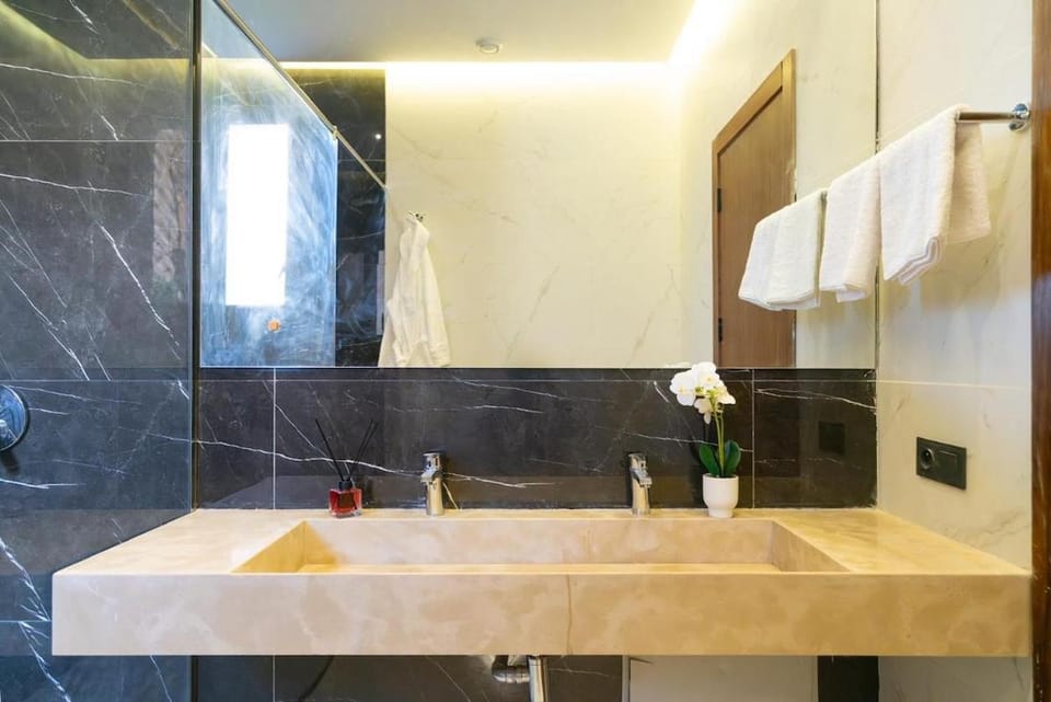Luxury Villa with Breakfast & Padel Access Villa in Marrakesh-Safi