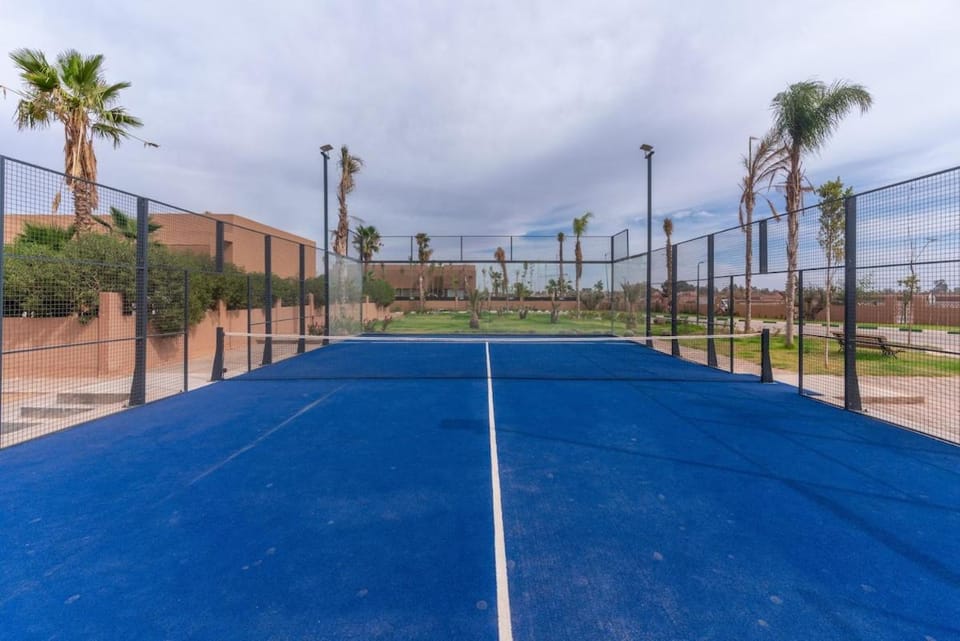 Day, Squash, Tennis court