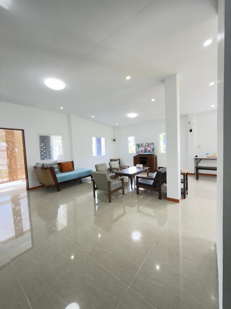 TV and multimedia, Living room, Seating area